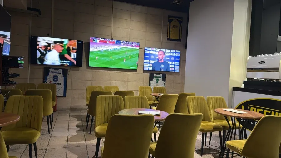 Locchio cafe games and sports 2